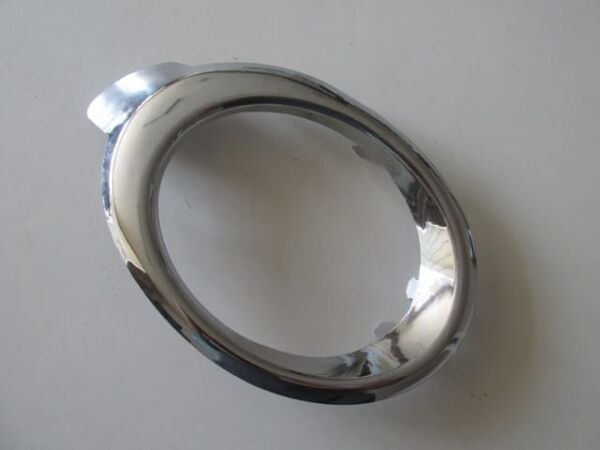 PEUGEOT PARTNER- TEPEE- 10/18; SİS LAMBA ÇERÇEVESİ SAĞ NİKELAJLI