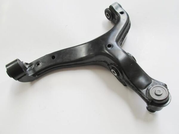 VOLKSWAGEN AMAROK- 11/16; ÖN ALT TABLA SAĞ BURÇLU/ROTİLLİ (SH)