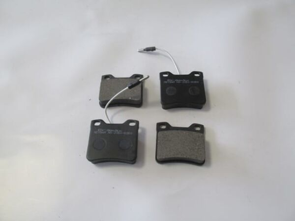 MERCEDES VITO- W638- 96/03; ARKA FREN BALATASI (2 KABLOLU)(DİSK)(63.2x57.2x17)(BRAMAX)