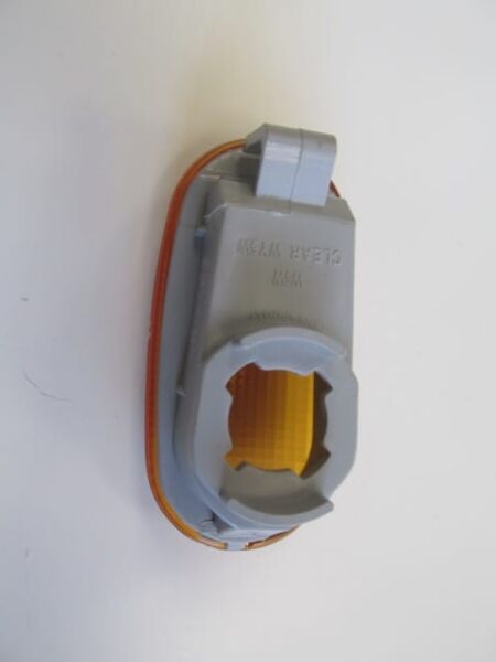 MITSUBISHI L200- PICK UP- 99/06; ÇAMURLUK SİNYALİ SARI SAĞ/SOL AYNI (ADET) (EUROLAMP)