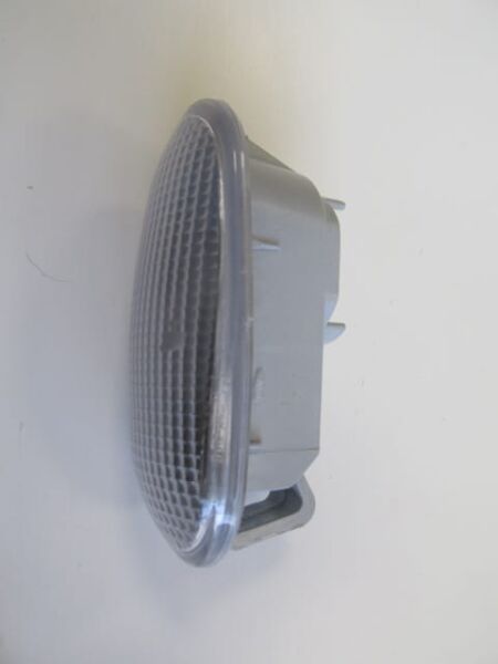 MITSUBISHI L200- PICK UP- 99/06; ÇAMURLUK SİNYALİ BEYAZ SAĞ/SOL AYNI (ADET) (EUROLAMP)