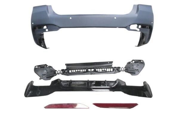 BMW 5 SERI- G30- 20/22; ARKA TAMPON ASTARLI(KARLIKLI-REFLEKTÖRLÜ-BRAKETLİ-ÇEKİ KAPAKLI-SENSÖRLÜ)(M5)