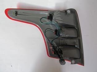 MITSUBISHI L200- PICK UP- 15/18; STOP LAMBASI SAĞ KIRMIZI/BEYAZ DUYLU