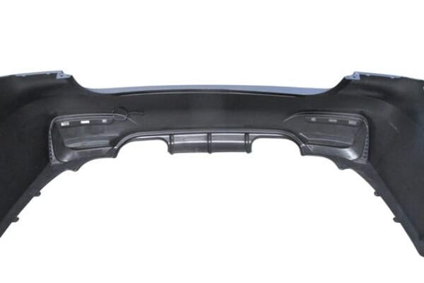 BMW 3 SERI- F30- 12/18; ARKA TAMPON ASTARLI(SENSÖR YUVALI/REFLEKTÖRLÜ/KARLIKLI/ÇİFT EGZOS DELİKLİ)