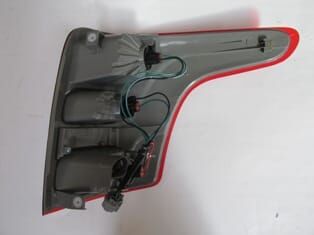 MITSUBISHI L200- PICK UP- 15/18; STOP LAMBASI SOL KIRMIZI/BEYAZ DUYLU