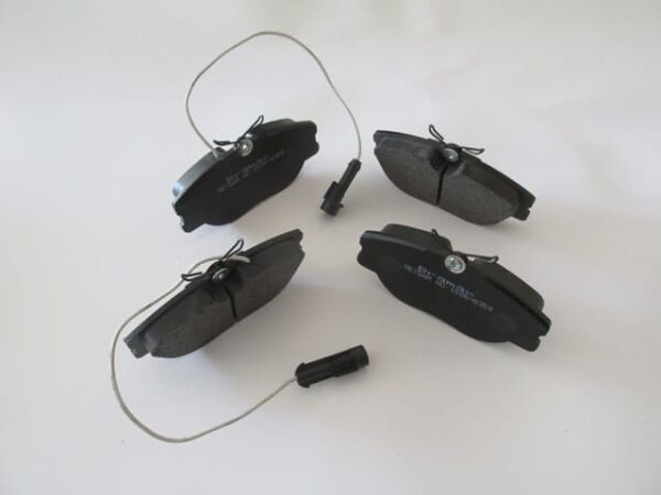 ALFA ROMEO 155- 93/97; ÖN FREN BALATASI (2 KABLOLU)(DİSK) (129.9x58.8x18)(BRAMAX)