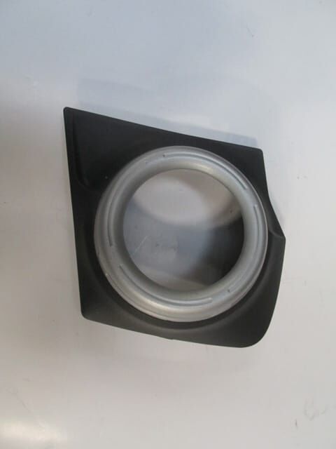 MITSUBISHI L200- PICK UP- 15/18; SİS LAMBA KAPAĞI SAĞ SİS DELİKLİ (CASP)