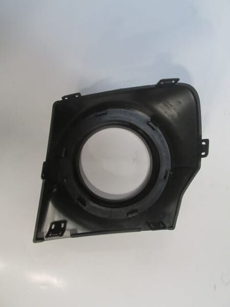 MITSUBISHI L200- PICK UP- 15/18; SİS LAMBA KAPAĞI SAĞ SİS DELİKLİ (CASP)