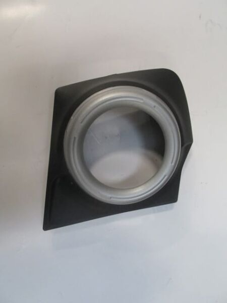 MITSUBISHI L200- PICK UP- 15/18; SİS LAMBA KAPAĞI SOL SİS DELİKLİ (CASP)