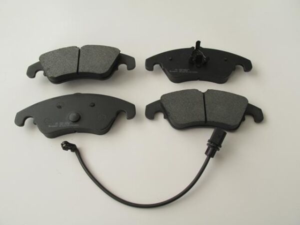 AUDI A4- 08/12; ÖN FREN BALATASI 1,8/1,8TSFI/2,0TDI(1KABLOLU)DİSK)188X73.5X17.7/18 8X73X17.7)BRA