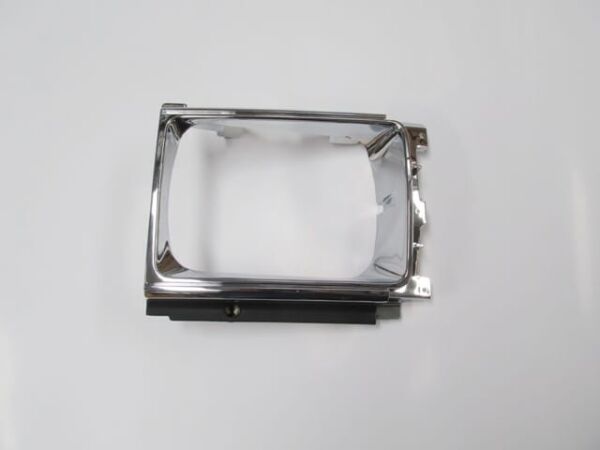 TOYOTA HILUX- PICK UP LN56/65- 85/89; FAR ÇERÇEVESİ SAĞ NİKELAJLI