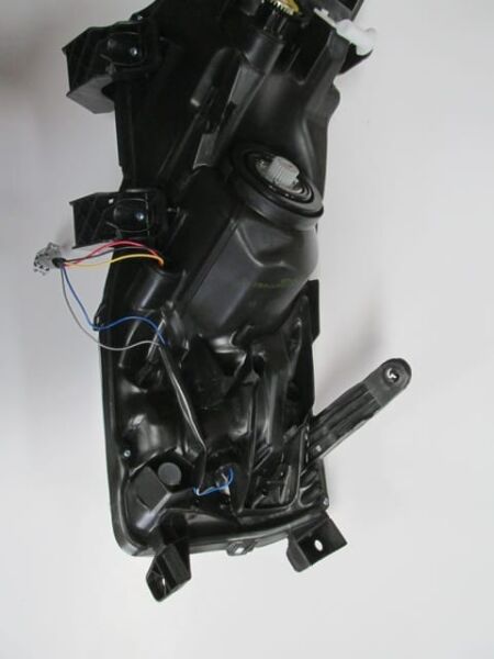 TOYOTA COROLLA- NDE180- 13/16; FAR LAMBASI SOL ELEKTRİKLİ/MOTORSUZ/LEDLİ/NİKELAJ ÇITALI (E MARKLI)