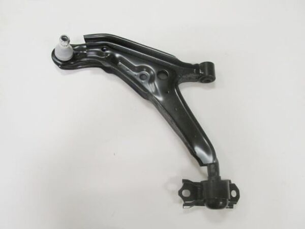 NISSAN PRIMERA- P11- 97/99; ÖN ALT TABLA SOL (SALINCAK) BURÇLU/ROTİLLİ BAĞLANTI SACI İLE BİRLİKTE