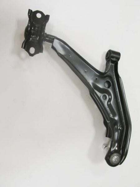 NISSAN PRIMERA- P11- 97/99; ÖN ALT TABLA SOL (SALINCAK) BURÇLU/ROTİLLİ BAĞLANTI SACI İLE BİRLİKTE