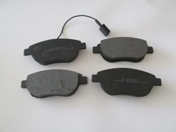 FIAT GRANDE PUNTO- 06/12; ÖN FREN BALATASI 1,2/1.3/1,4/1,9 (1KABLOLU)(DİSK)(137X57.5X18)(BRAMAX)