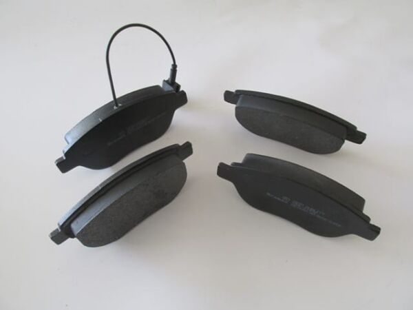 FIAT GRANDE PUNTO- 06/12; ÖN FREN BALATASI 1,2/1.3/1,4/1,9 (1KABLOLU)(DİSK)(137X57.5X18)(BRAMAX)