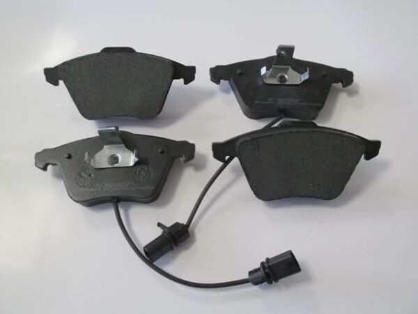 AUDI A4- 05/08; ÖN FREN BALATASI 2,0TFSI/2,7TDI(2KABLOLUDİSK)(155.2x72.7x19.3/15;6.4x73x19.3(BRAMAX)