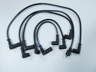 FIAT UNO- 93/01; BUJİ KABLOSU TAKIM (8V)(KARBÜRATÖRLÜ)1.4 cc 70SX (YOW JUNG)