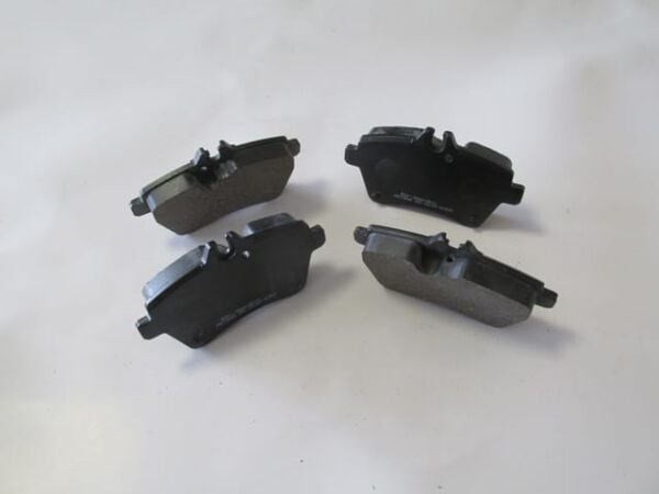 MERCEDES A CLASS- W169- 05/08; ÖN FREN BALATASI (KABLOSUZ)(DİSK)(116.8X63.8X18)(BRAMAX)