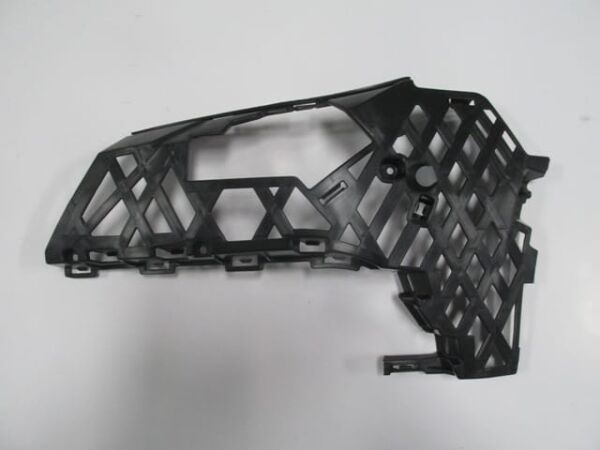 VOLKSWAGEN PASSAT- B8- 14/18; ÖN TAMPON BAĞLANTI BRAKETİ SOL PLASTİK (TW)