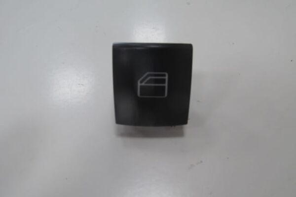 MERCEDES A CLASS- W176- 11/17; ÖN/ARKA CAM DÜĞME BUTONU SAĞ