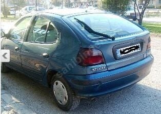 RENAULT MEGANE- 1- 96/99; STOP LAMBASI SAĞ KIRMIZI/FÜME HATCHBACK 5 KAPI (FAMELLA)